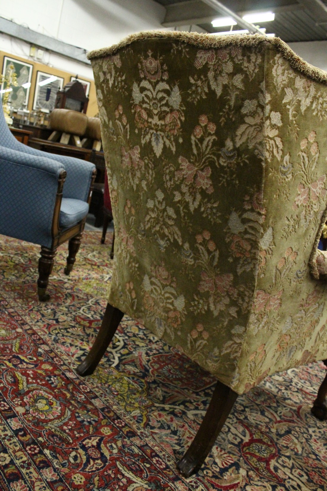 A GEORGE III DESIGN WING ARMCHAIR with floral decoration and velvet upholstery on carved cabriole - Image 4 of 5