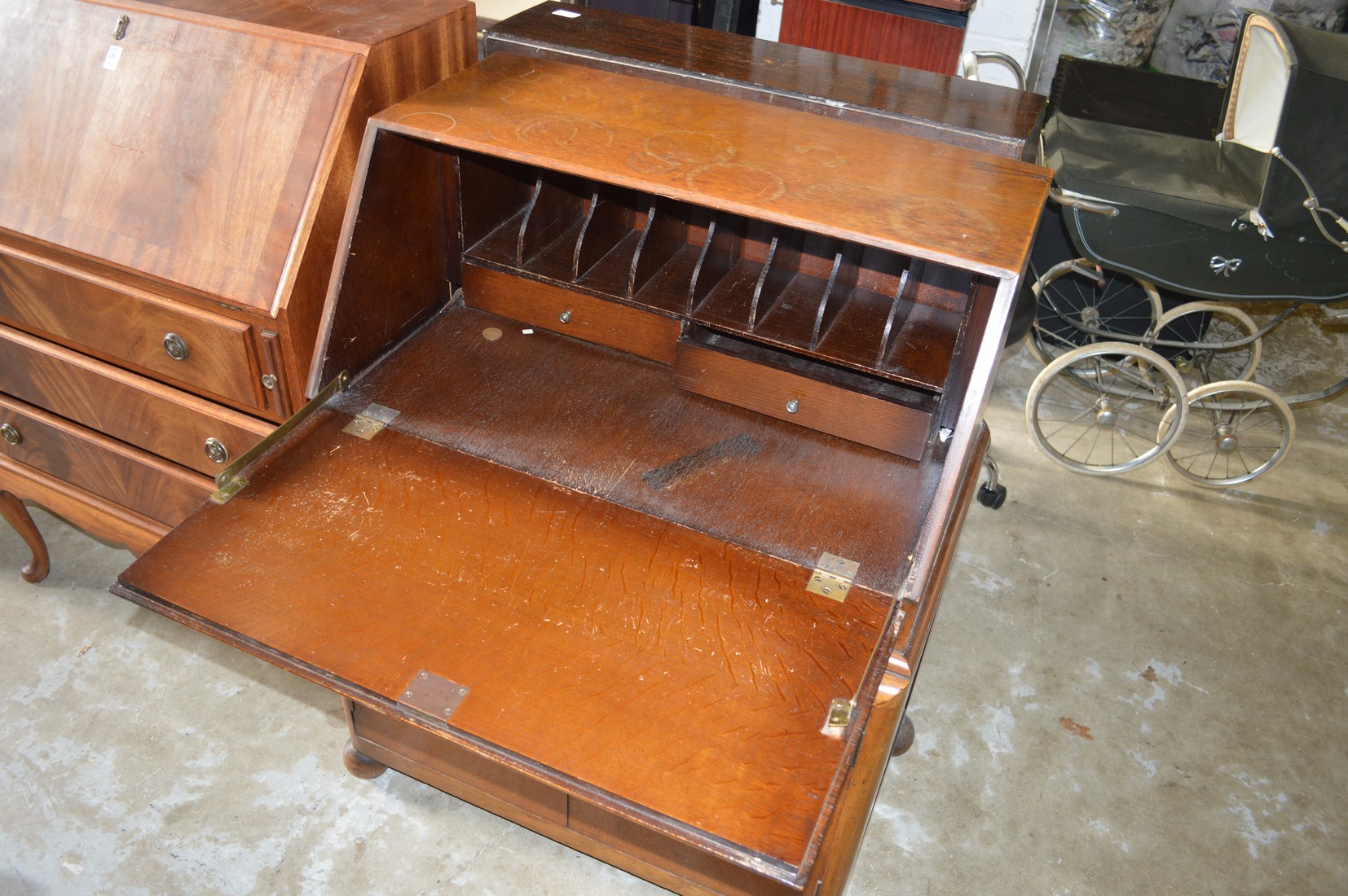 An oak bureau. - Image 2 of 2