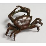 A LARGE JAPANESE BRONZE CRAB. 4ins long.