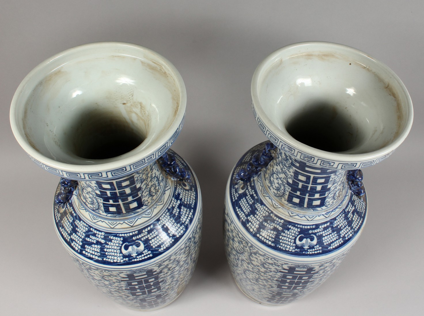 A PAIR OF CHINESE BLUE AND WHITE VASES. 23ins high. - Image 5 of 7