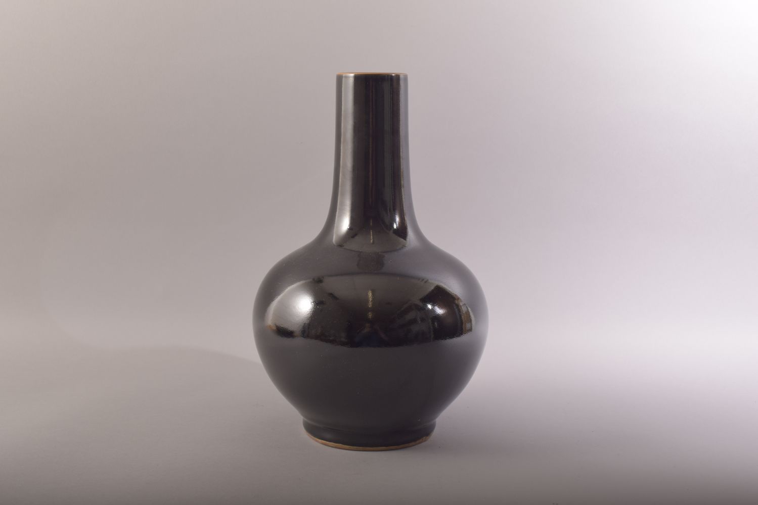 A CHINESE FAMILLE NOIR BULBOUS PORCELAIN VASE, with six character mark to base, 33cm high. - Image 2 of 7