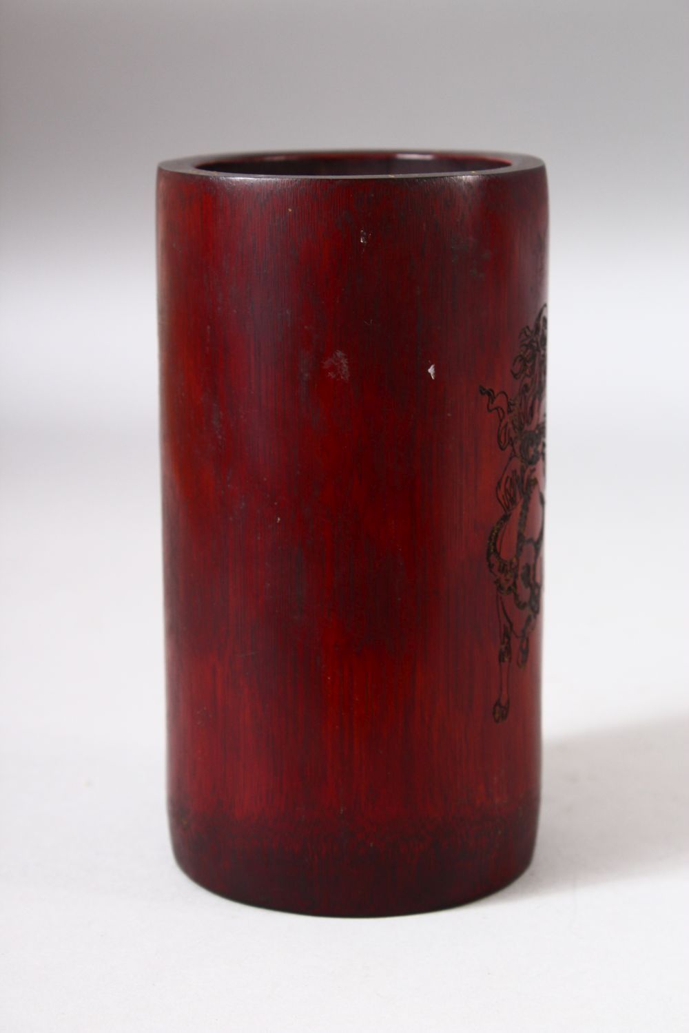A CHINESE BAMBOO BRUSH POT, with incised decoration depicting a sage / deity and calligraphy, 14cm - Image 4 of 6