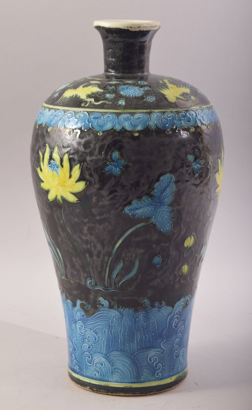 A CHINESE MING STYLE FAHUA MEIPING PORCELAIN VASE - decorated with ruyi, phoenix and flora upon a