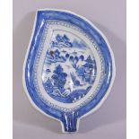 A CHINESE BLUE AND WHITE PORCELAIN LEAF SHAPE DISH, painted with a landscape setting, 17.5cm x