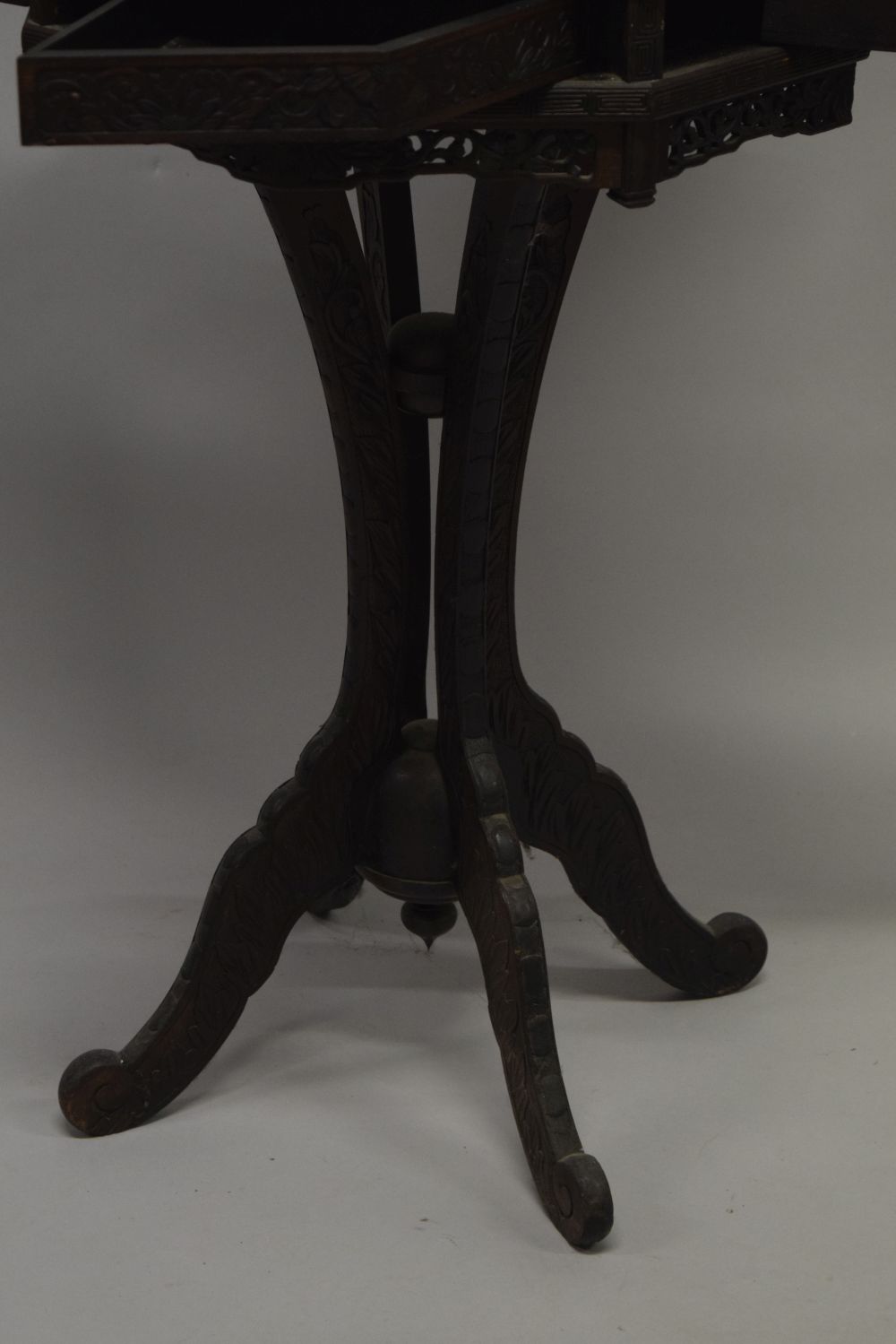 AN UNUSUAL CHINESE OCTAGONAL CARVED HARDWOOD PEDESTAL TABLE, the top inset with a cloissonne panel - Image 6 of 7
