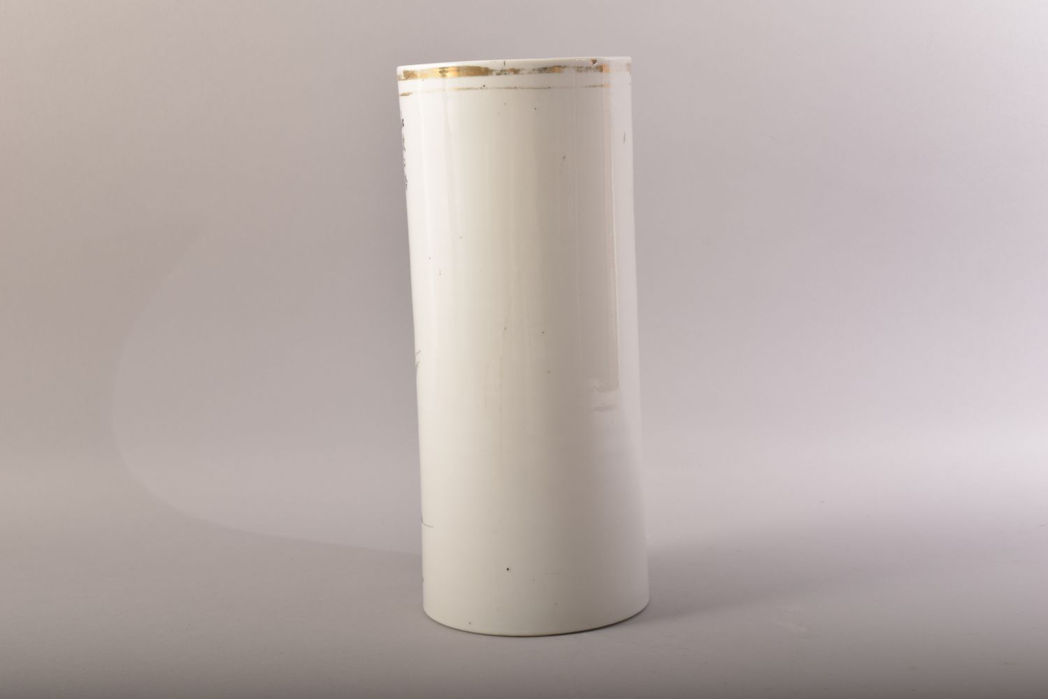 A CHINESE FAMILLE VERTE CYLINDRICAL PORCELAIN VASE, painted with two female figures and script, - Image 3 of 8
