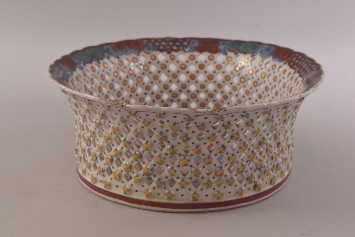 A 19TH CENTURY CHINESE OVAL PIERCED 'CLOBBERED' PORCELAIN BASKET, painted with a landscape, mark - Image 5 of 7