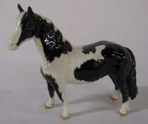 Beswick black and white pinto pony H 16 cm