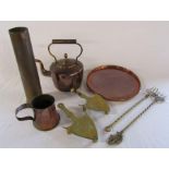 Various brass and copper inc WWII shell case, kettle and trays