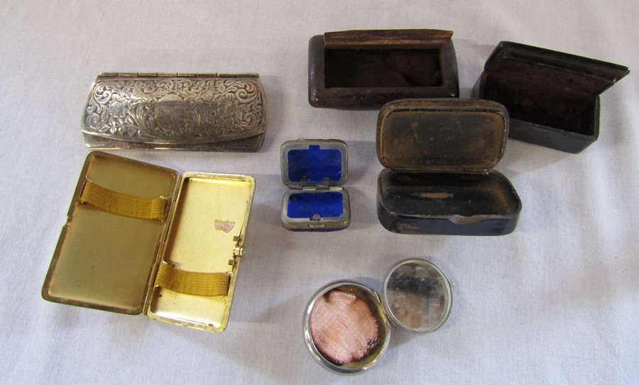 Assorted snuff boxes, pin cushion, white metal purse, travel inkwell, treen etc - Image 4 of 29