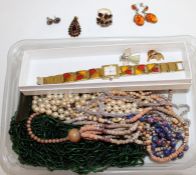 Selection of costume jewellery including amber earrings, garnet style pendant, earrings & cluster