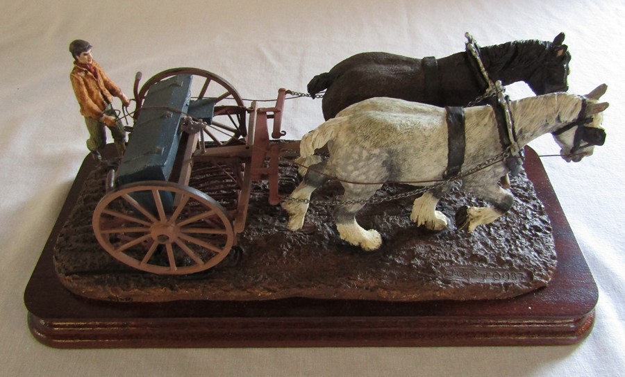 Cased limited edition model of a horse drawn seed drill 94/850 by Judy Boyt 1987 L 35 cm H 18 cm D - Image 4 of 6