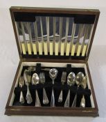 Cased canteen of assorted cutlery