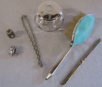 Silver topped glass pin pot, comb cover, hair brush (af) with white metal filigree thimble, star
