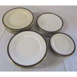 Quantity of Wedgwood dinner plates
