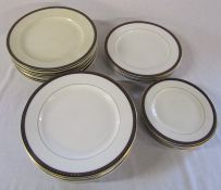 Quantity of Wedgwood dinner plates