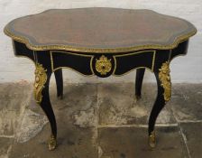 French 19th century ebonized boulle centre table with serpentine top inlaid with brass into tortoise