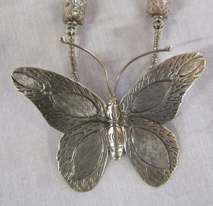 3 contemporary large silver / white metal butterfly necklaces - necklace with butterfly and rose - Image 4 of 4