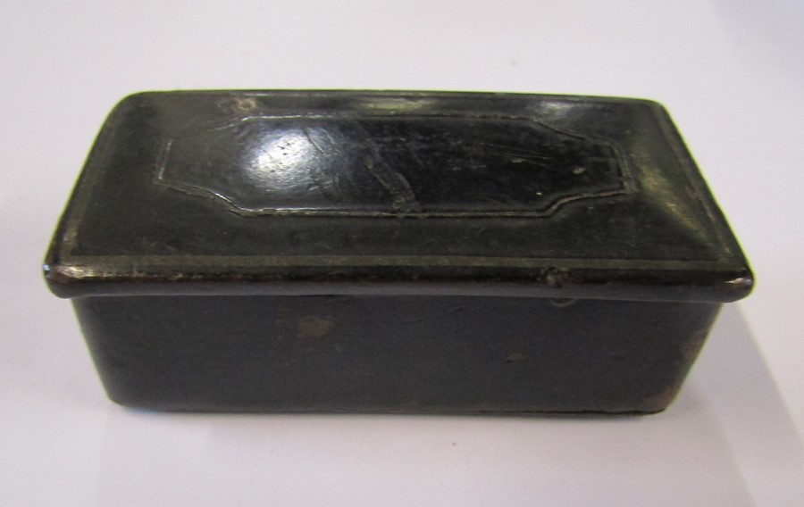 Assorted snuff boxes, pin cushion, white metal purse, travel inkwell, treen etc - Image 9 of 29