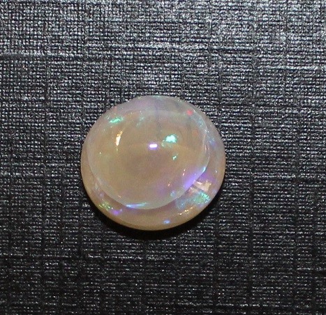 Unmounted jelly opal approximately 3.65ct