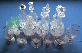 Selection of glass decanters, 6 balloon glasses and 3 green glasses (1 af)