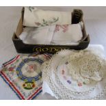 Small selection of vintage linen