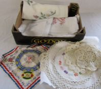 Small selection of vintage linen