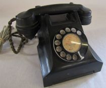 Black bakelite telephone, number to underside 332 F C55 / 2A