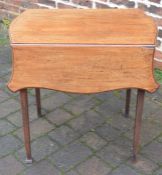 Small Victorian mahogany Pembroke table with scalloped edges