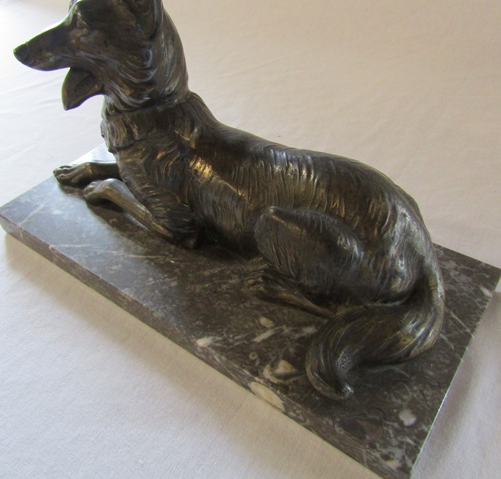 Art Deco bronze figure of a recumbent Alsatian dog on a marble base L 32 cm H 21 cm - Image 3 of 4