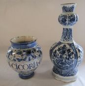 Maiolica wet drug apothecary jar H 18.5 cm (extensively restored) and a Delft ware double gourd /