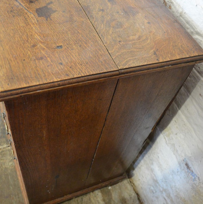 Georgian oak chest of drawers with swan neck handles & bracket feet H 91cm L 96cm D 51cm - Image 3 of 3