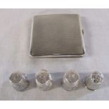 4 silver thimbles (marked 925) weight 0.60 ozt and a silver compact case Birmingham 1940 total