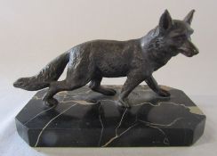 Art Deco bronze of a fox on a marble base L 18 cm H 12 cm (one leg repaired)