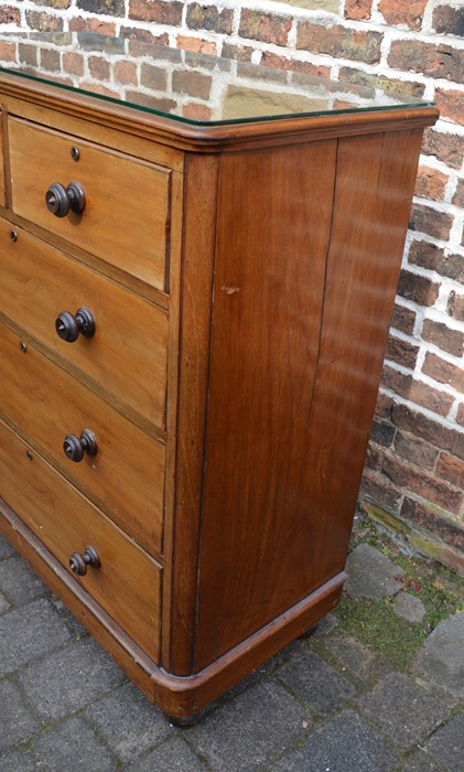 Victorian mahogany chest of drawers H 117 cm L 101 cm - Image 2 of 4