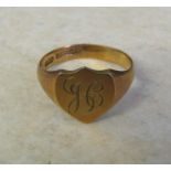 Gents 9ct gold shield design signet ring size U/V weight 5.5 g