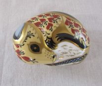 Royal Crown Derby dormouse paperweight, gold stopper L 7 cm