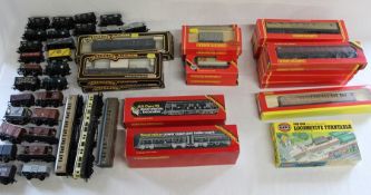 Selection of Hornby OO gauge coaches (11), vans, wagons, rolling stock, BR Class 25 diesel