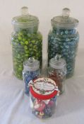 5 jars of coloured marbles - height 30 cm and 15 cm (50 of the worlds best marbles by House of