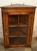 Titchmarsh & Goodwin glazed oak corner cupboard (2020 Retail Price List £2060) Ht 97cm W 65cm