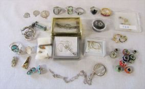 Quantity of mainly silver jewellery inc rings, brooches, earrings and pendants