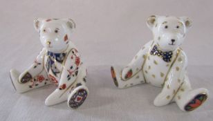2 Royal Crown Derby seated teddy bear paperweights H 6 cm