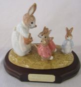 Large Beswick limited edition Beatrix Potter figurine - Mrs Rabbit and the four bunnies 478/1997 L