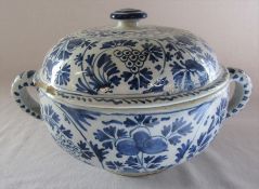 18th century Delft blue and white painted twin handled possett pot / broth bowl and cover D 26 cm