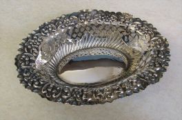 Victorian silver oval bonbon dish L 13.5 cm Chester 1900 weight 1.17 ozt