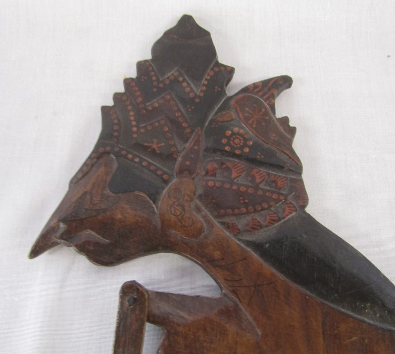 2 Asian wooden shadow puppets H 57 cm - Image 9 of 10