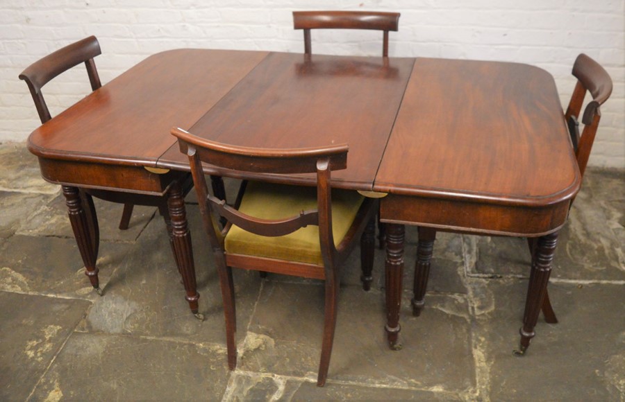Early Victorian D end mahogany dining table with leaf (slightly warped) extending to 162cm by