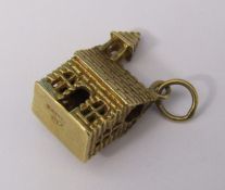 9ct gold house charm, weight 3.1 g