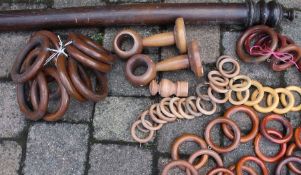 Large wooden cornice / curtain pole and various size rings total length 210cm