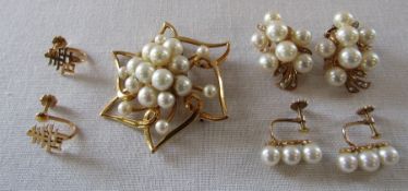 Mikimoto pearl brooch marked 14K D 5 cm, weight 14.4 g, pair of cluster pearl earrings marked 14K